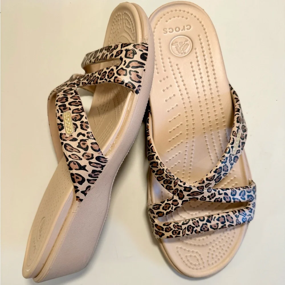 Crocs Patricia II Leopard Wedge‎ Sandals Women's Size 10